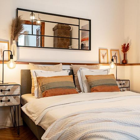 The- Point- 3Br Bright Cloud Apartment Bukares Bagian luar foto