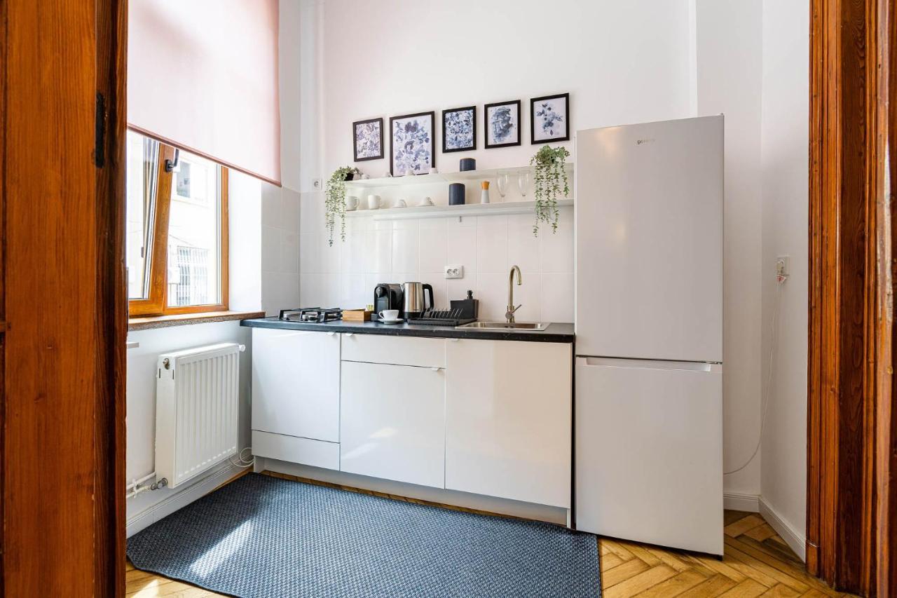 The- Point- 3Br Bright Cloud Apartment Bukares Bagian luar foto